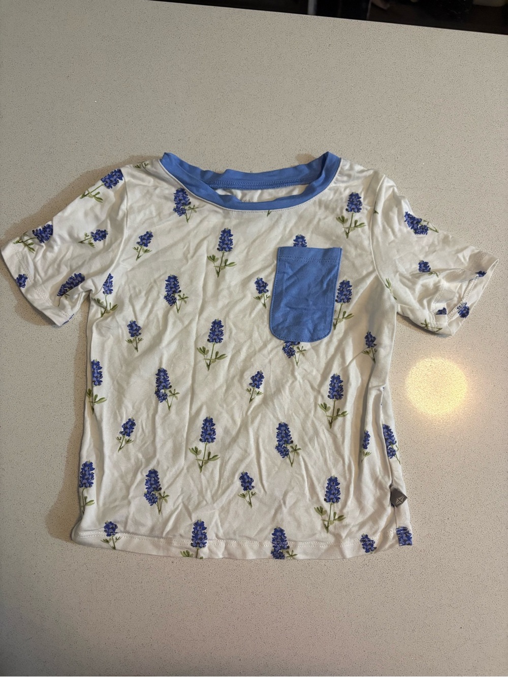 Kyte BABY White Tee with Periwinkle Blue Floral Print and Blue Pocket Trim